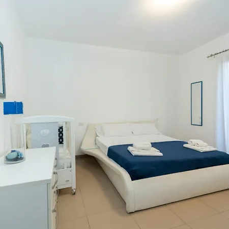 Luminoso E Pratico Con Spazio Esterno דירה